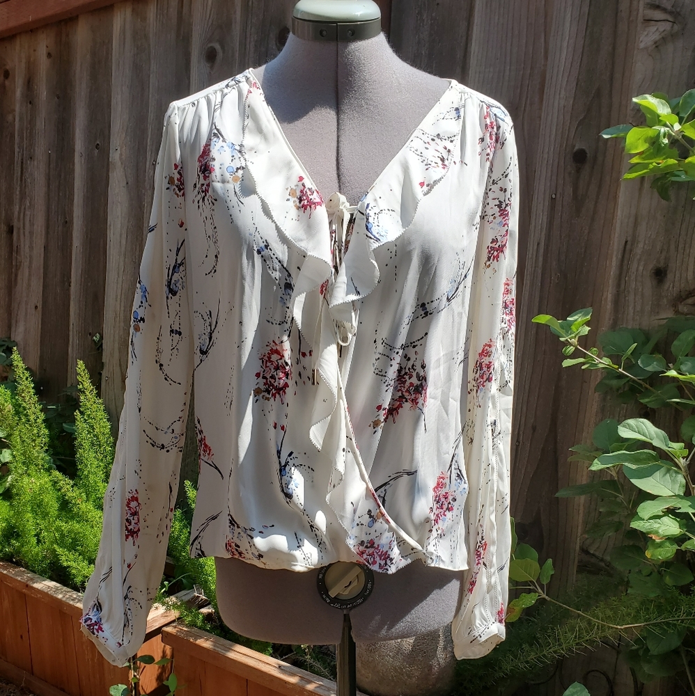 White House Black Market Top Size 6